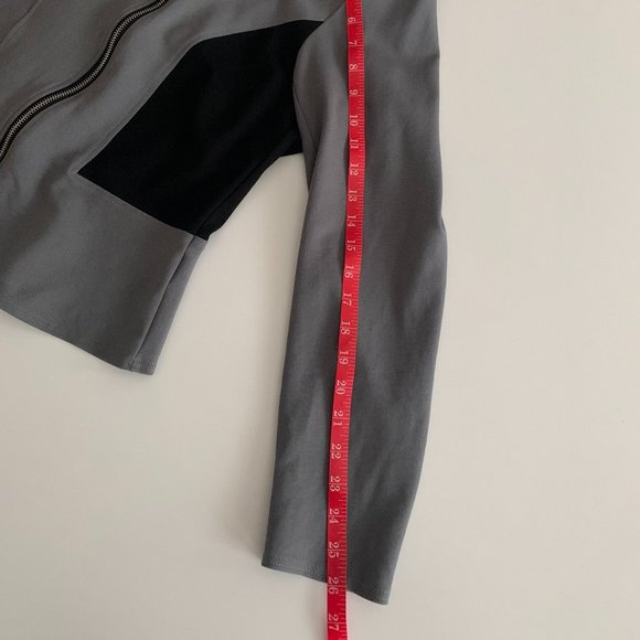 New Attitudes by Renee Gray And Black Zippered Jacket Size Large - Picture 13 of 13